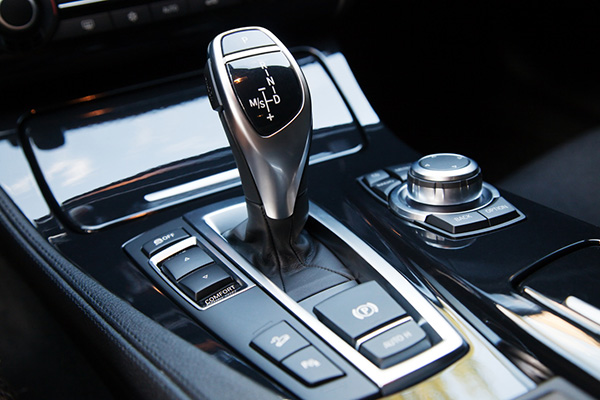 How to drive a car with an automatic transmission for beginners