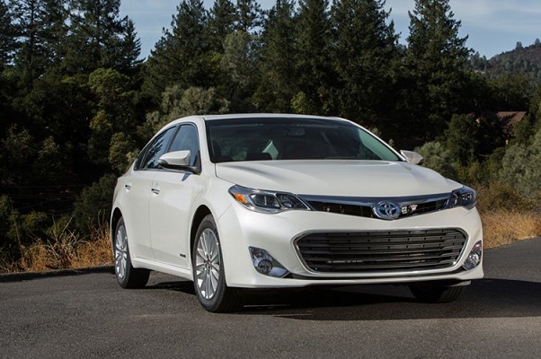 Toyota Avalon front view