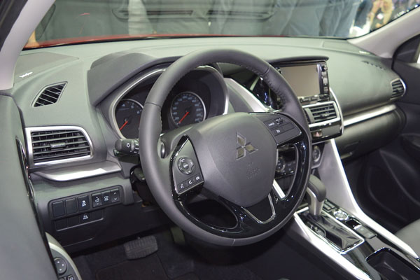 Mitsubishi Eclipse Cross 2018 steering wheel
