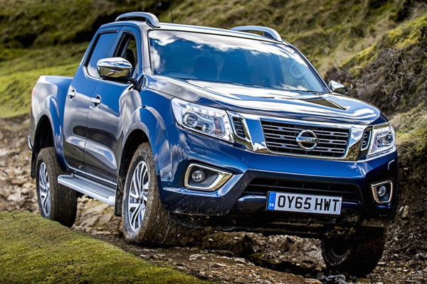 Nissan Navara 2018 angular front