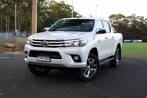 Toyota Hilux 2018 angular front