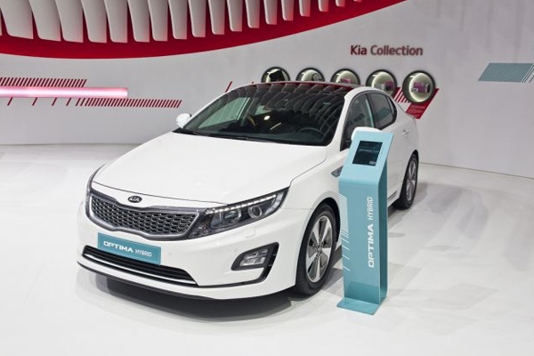  Kia Optima Plug-In Hybrid 2018 angular front