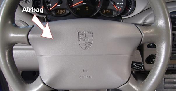 airbag at the center of steering wheel
