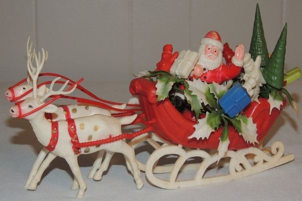 Santa's sleigh mini figurine