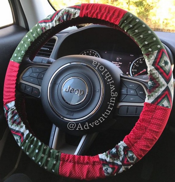 Steering wheel with Christmas cover