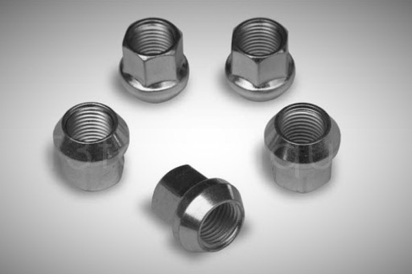 Conical lug nut