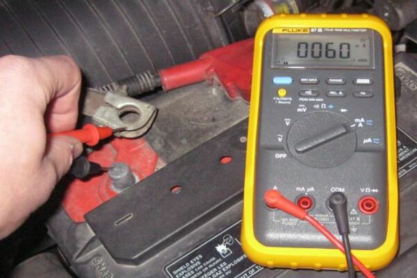 6 common reasons why your car battery drains