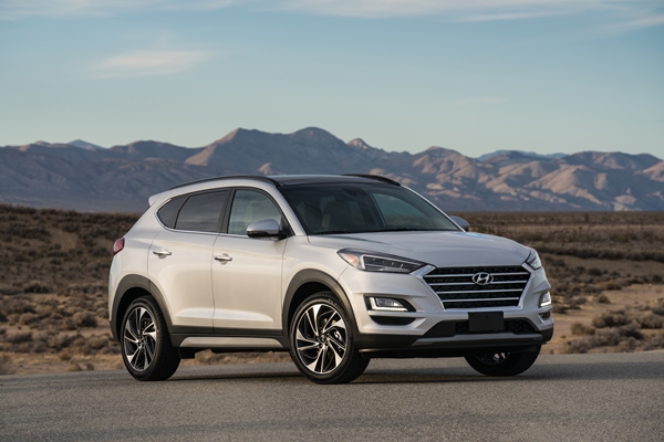 A silver Hyundai Tucson 2020