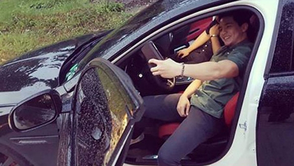 Alden-Richards-take-a-selfie-inside-his-php-5.67-million-car