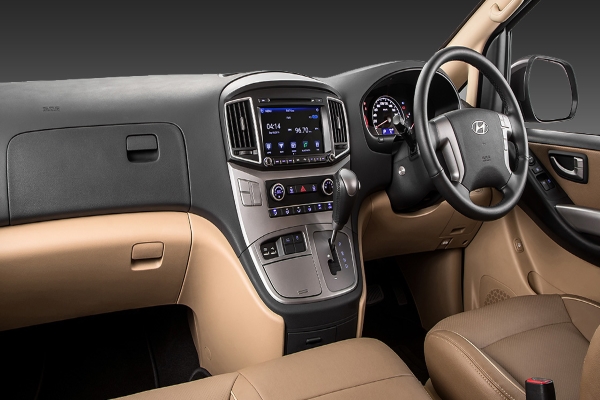 Hyundai Grand Starex interior
