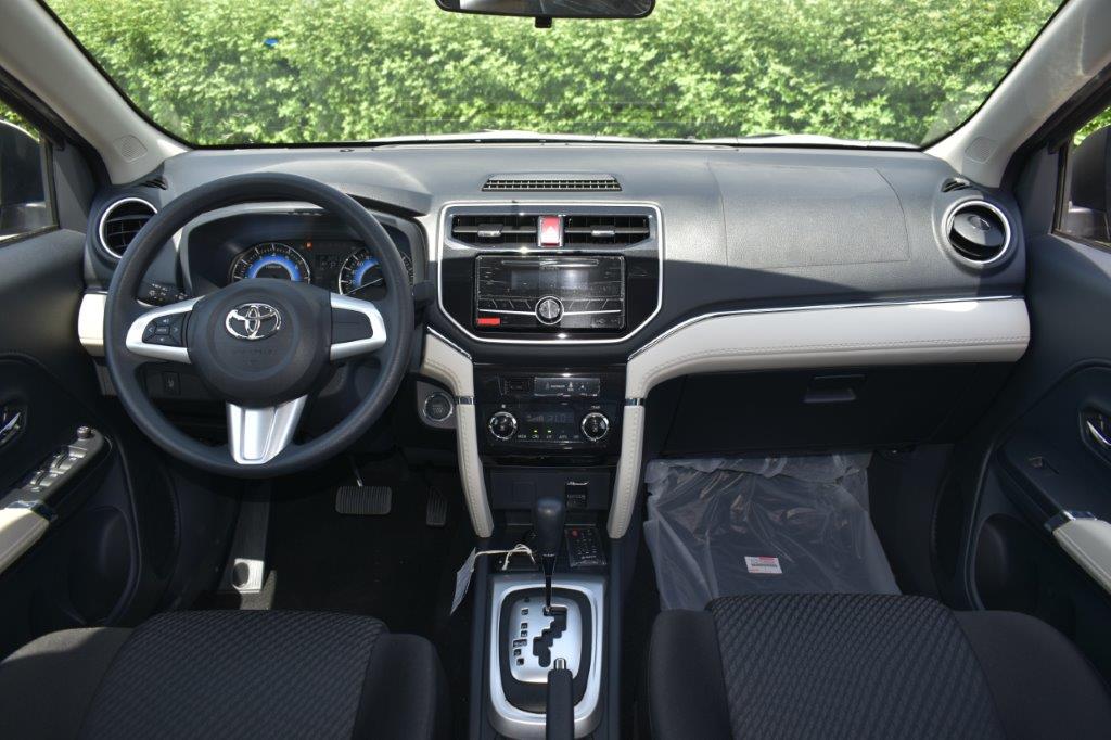 Toyota Rush’s interior